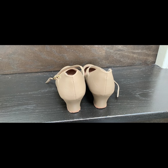 Dancing Shoes Leather in Beige - Picture 3 of 4